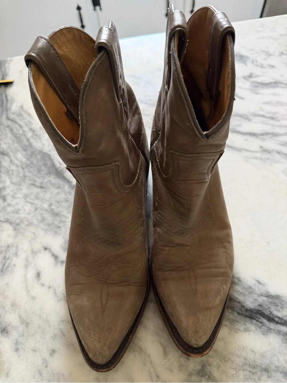 Frye Women's Western Ankle Boots Taupe Leather Pointed Toe Pull On Size 8